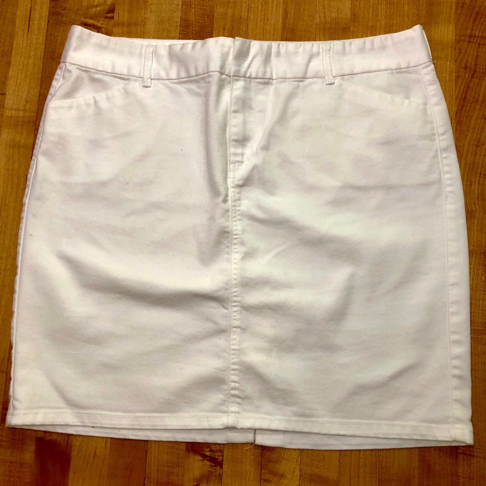 Women's Old Navy White Denim Pencil Skirt 16